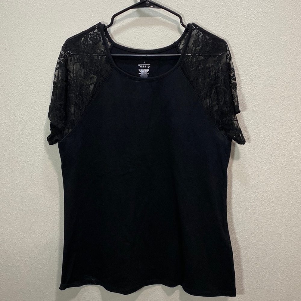 Torrid short sleeve tee t shirt lace sleeve
